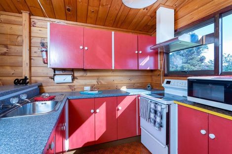 Photo of property in 13 Rautawhiri Road, Helensville, 0800