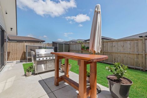 Photo of property in 11 Survila Street, Takanini, 2110