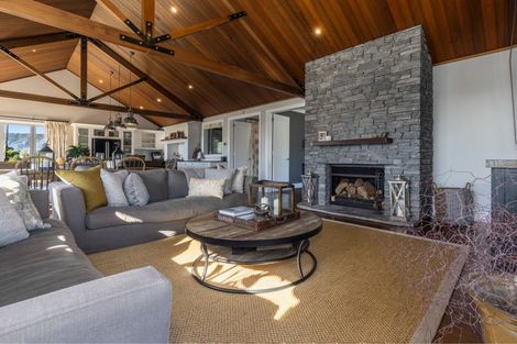 Photo of property in 2 Otaihanga Road, Paraparaumu Beach, Paraparaumu, 5032
