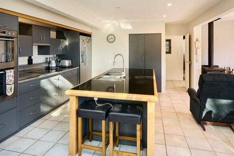 Photo of property in 5 Rangiuru Road, Mahina Bay, Lower Hutt, 5013