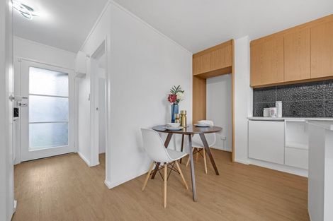 Photo of property in 2/4173a Great North Road, Glen Eden, Auckland, 0602