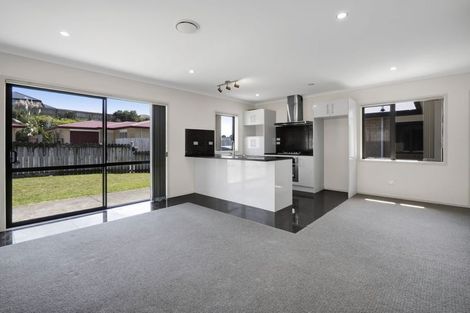 Photo of property in 14a Frederick Place, Whalers Gate, New Plymouth, 4310