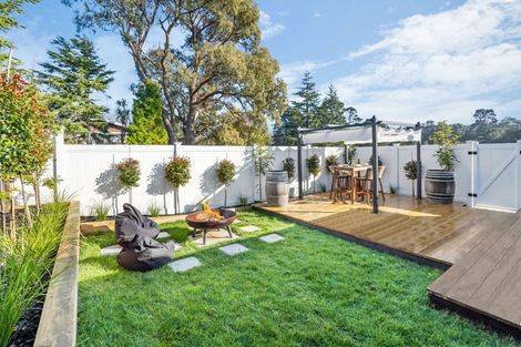 Photo of property in 2/9 Paruru Avenue, Northcote, Auckland, 0627