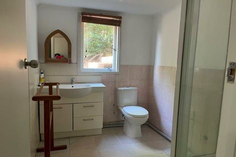 Photo of property in 2/68 Pupuke Road, Hillcrest, Auckland, 0627