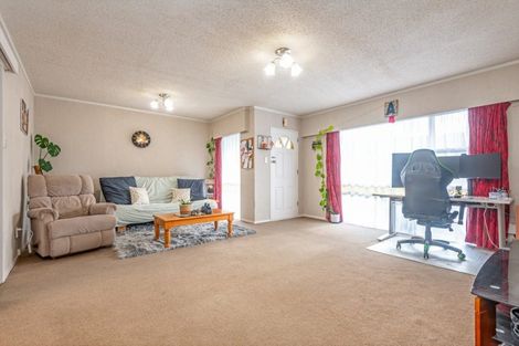 Photo of property in 12-12a Cecil Place, Cloverlea, Palmerston North, 4412