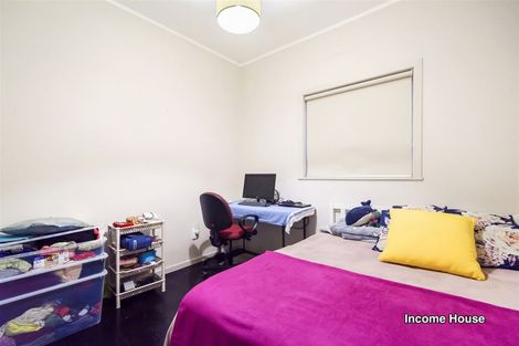 Photo of property in 145 Ocean View Road, Hillcrest, Auckland, 0627