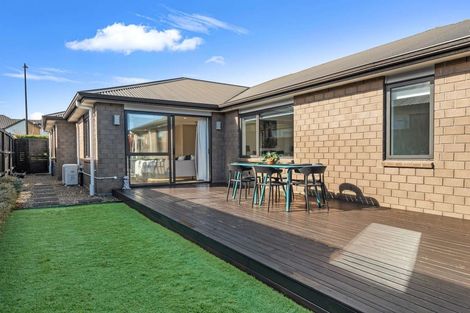 Photo of property in 8 Pakaraka Drive, Papakura, 2110