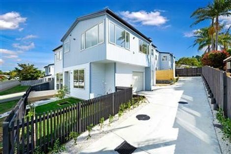 Photo of property in 24c Pipitea Place, Massey, Auckland, 0614