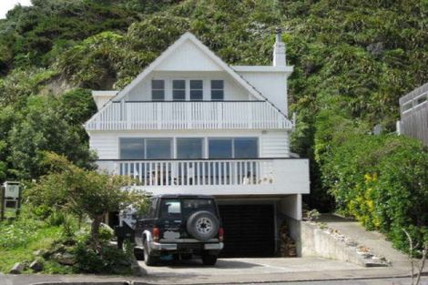 Photo of property in 93 Breaker Bay Road, Breaker Bay, Wellington, 6022