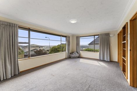 Photo of property in 81 Cannon Hill Crescent, Mount Pleasant, Christchurch, 8081