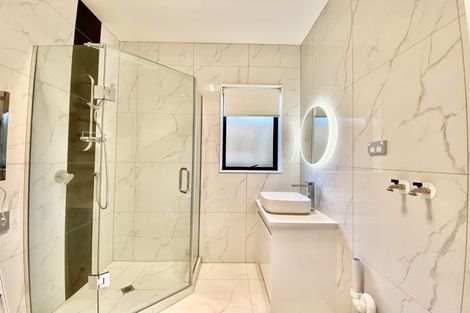 Photo of property in 8 Haku Road, Flat Bush, Auckland, 2019