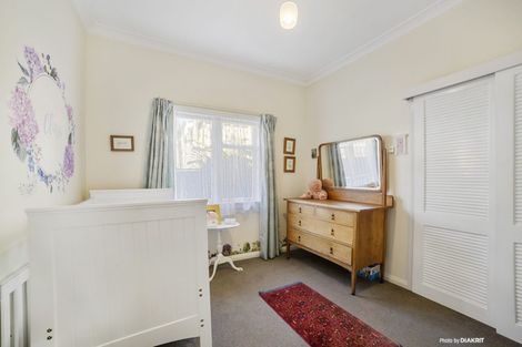 Photo of property in 22 Ranui Crescent, Khandallah, Wellington, 6035