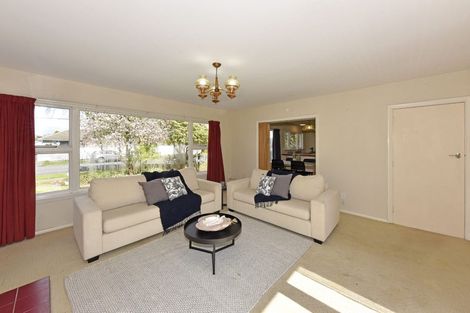Photo of property in 91 Crofton Road, Harewood, Christchurch, 8051