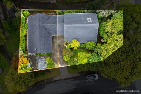 Photo of property in 2/1 Trelawny Place, Hillcrest, Auckland, 0627