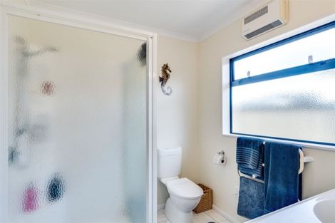 Photo of property in 16 Forbury Way, Taradale, Napier, 4112