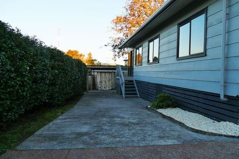 Photo of property in 1/21 Lowtherhurst Road, Massey, Auckland, 0614