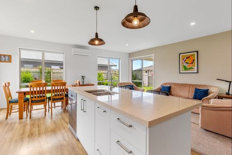Photo of property in 5 Oak Place, Levin, 5510