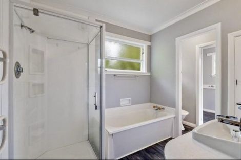 Photo of property in 24 Kent Crescent, Awapuni, Palmerston North, 4412