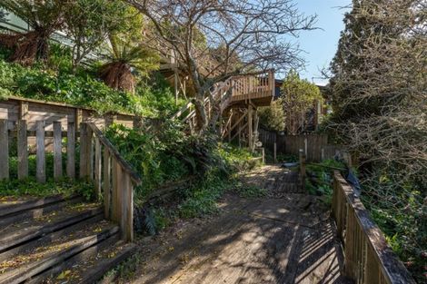 Photo of property in 33 Harbour View Road, Northland, Wellington, 6012