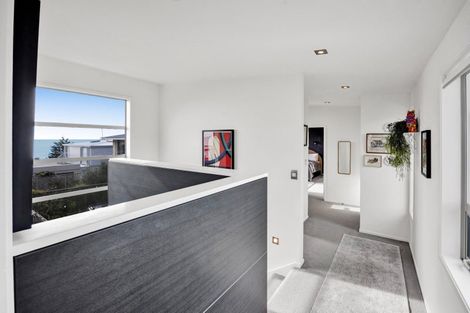 Photo of property in 2/5 Beach Street, Fitzroy, New Plymouth, 4312