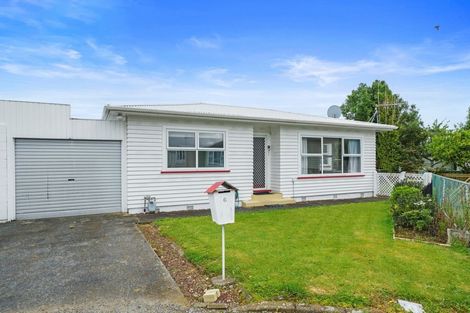 Photo of property in 6 Eton Place, Levin, 5510