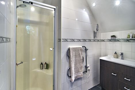 Photo of property in 272 Shaw Road, Titirangi, Auckland, 0604