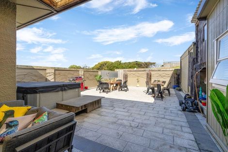 Photo of property in 16 Ocean Beach Street, Foxton Beach, Foxton, 4815