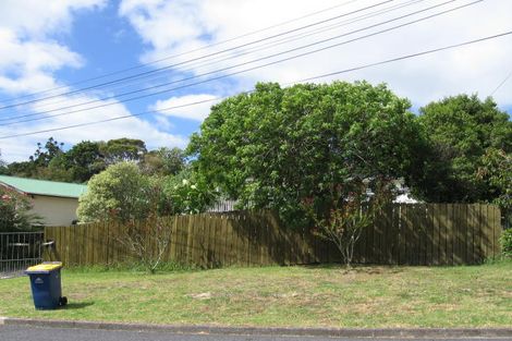Photo of property in 17 Coroglen Avenue, Birkenhead, Auckland, 0626