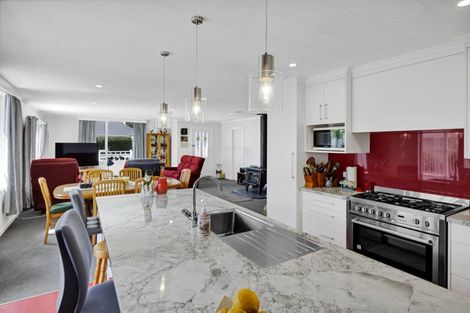 Photo of property in 30 Kahikatea Street, Inglewood, 4330