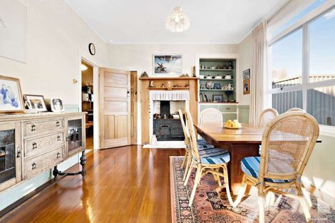 Photo of property in 290 Waitakere Road, Taupaki, 0782