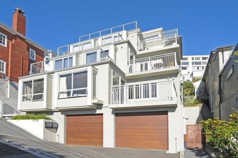 Photo of property in 1/16 Oriental Terrace, Oriental Bay, Wellington, 6011