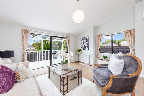 Photo of property in 2/11 Brookfield Road, Te Atatu Peninsula, Auckland, 0610