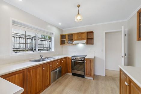 Photo of property in 33 White Heron Drive, Massey, Auckland, 0614