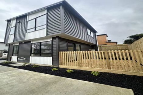 Photo of property in 15 Lowtherhurst Road, Massey, Auckland, 0614