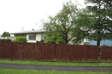 Photo of property in 4 Comet Crescent, Mangere, Auckland, 2022