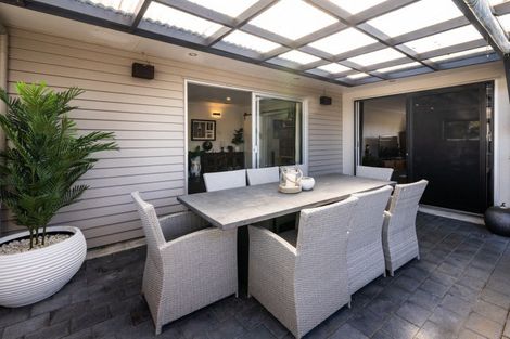 Photo of property in 9 Hinton Road, Taradale, Napier, 4112