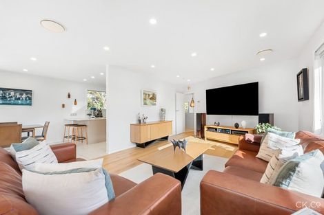 Photo of property in 212 Whites Line East, Waiwhetu, Lower Hutt, 5010