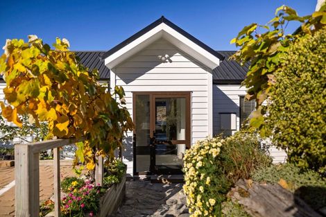 Photo of property in 22 Golden Terrace, Queenstown, 9300