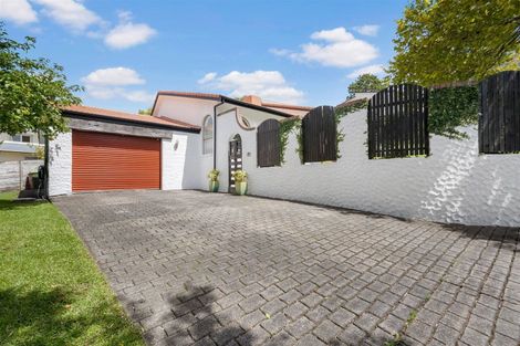 Photo of property in 11 William Hadlow Place, Hatfields Beach, Orewa, 0931