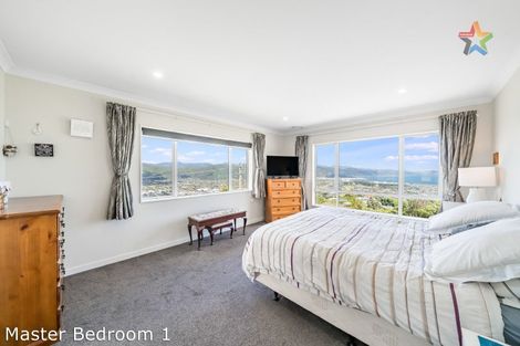 Photo of property in 2 Poto Road, Normandale, Lower Hutt, 5010