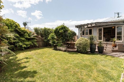 Photo of property in 21 Willow Street, Tauranga, 3110