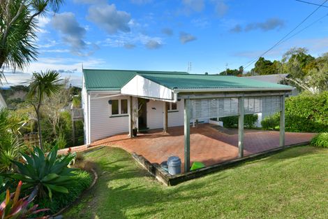 Photo of property in 9 Moffat Road, Red Beach, 0932