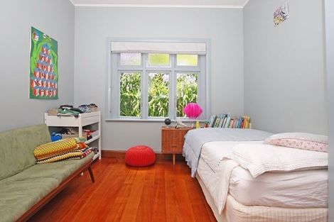 Photo of property in 124 Russell Terrace, Berhampore, Wellington, 6023