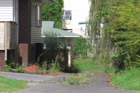 Photo of property in 42 Kelman Road, Kelston, Auckland, 0602