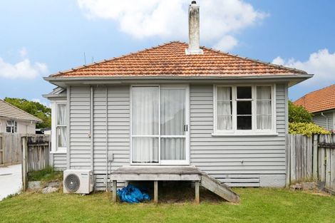 Photo of property in 45u1 Ross Crescent, Fairfield, Hamilton, 3214