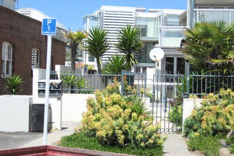 Photo of property in 2/20 Esplanade, Sumner, Christchurch, 8081