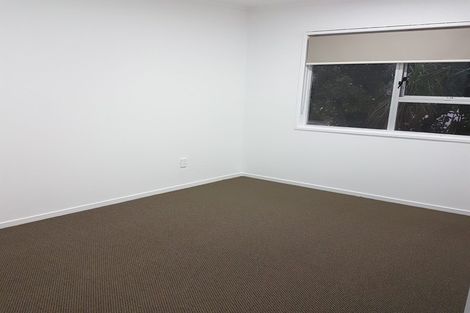 Photo of property in 42 Tamahere Drive, Glenfield, Auckland, 0629