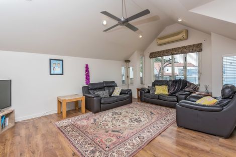 Photo of property in 2/50 The Esplanade, Eastern Beach, Auckland, 2012