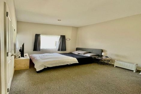 Photo of property in 14/6 Islington Avenue, New Lynn, Auckland, 0600