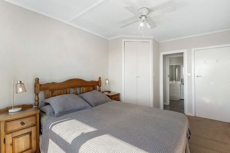 Photo of property in 10 Coronation Road, Glenfield, Auckland, 0627